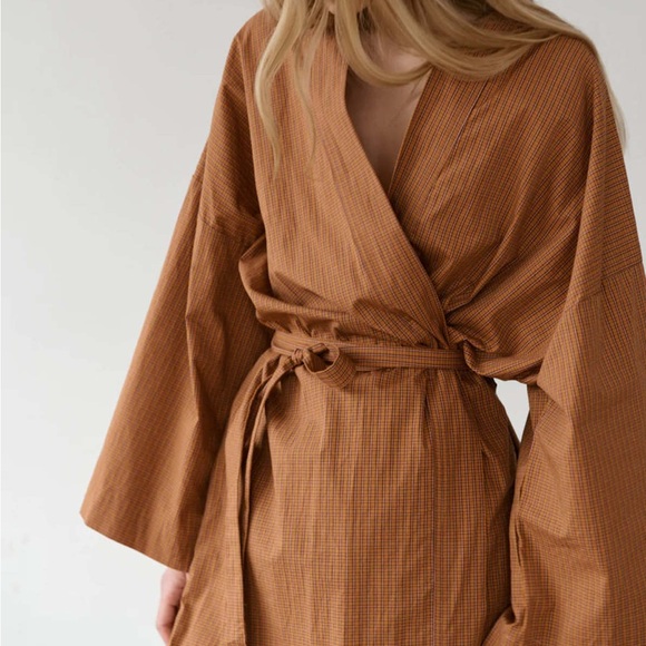 SET DEIJI STUDIOS THE APRES ROBE SET - Picture 1 of 10